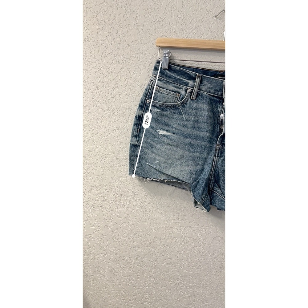 EXPRESS Shorts Womens 6 Distressed Cutoffs Button Fly Medium Wash Denim NWT - Picture 4 of 7